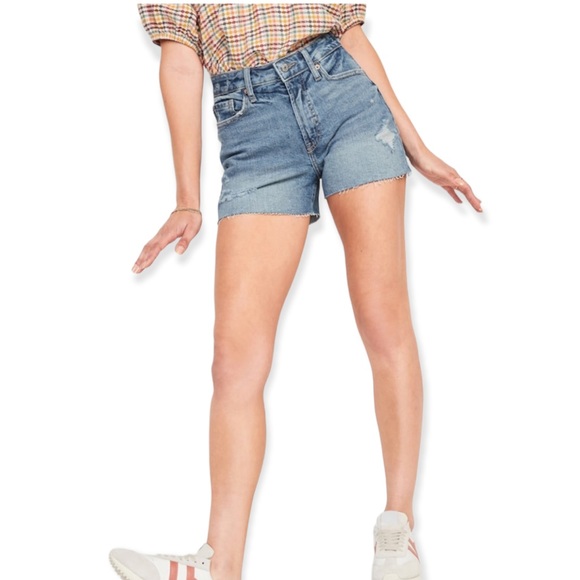 OLD NAVY High-Waisted O.G. Straight Ripped Cut-Off Jean Shorts 8 NWT - Picture 2 of 5